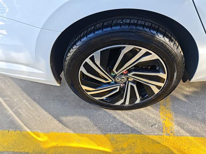 Фото 26 - Volkswagen Sagitar L