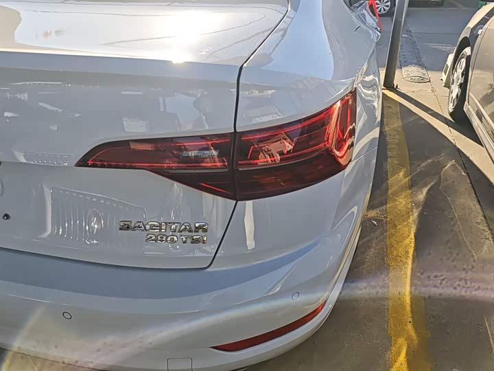 Фото 8 - Volkswagen Sagitar L