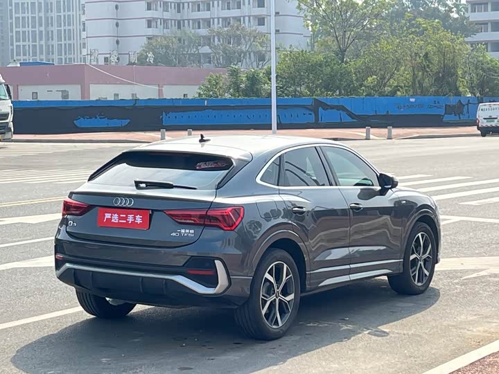 Фото 9 - Audi Q3 Sportback