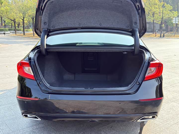 Фото 20 - Honda Accord