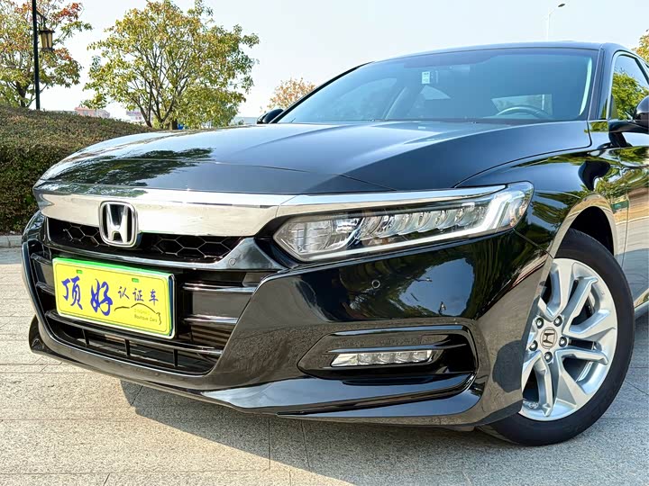 Фото 21 - Honda Accord