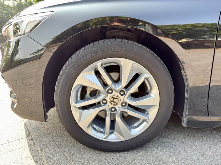 Фото 25 - Honda Accord