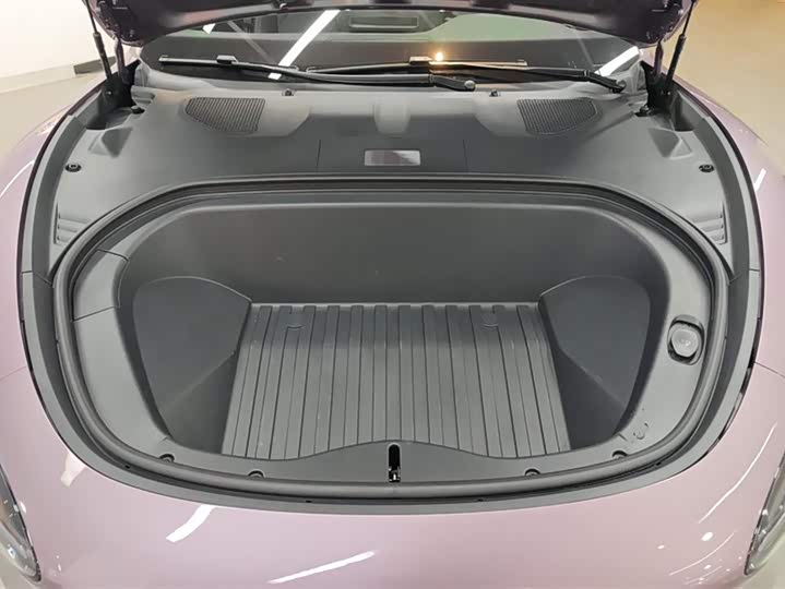 Фото 10 - Xiaomi SU7