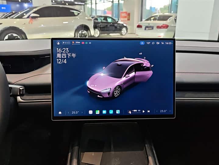 Фото 13 - Xiaomi SU7