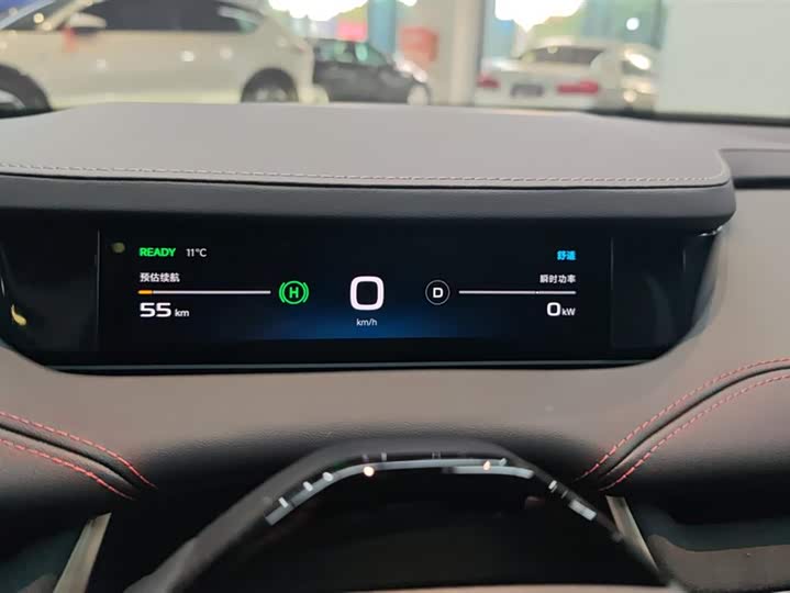 Фото 14 - Xiaomi SU7