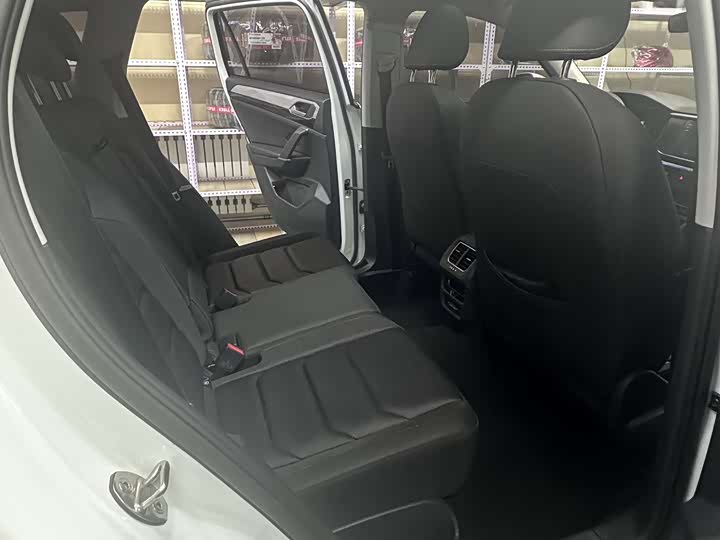 Фото 10 - Volkswagen Tayron