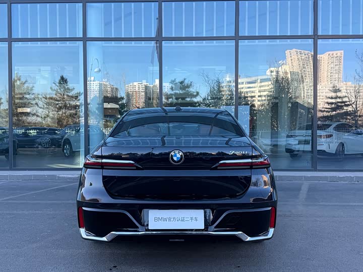 Фото 8 - BMW 7 Series