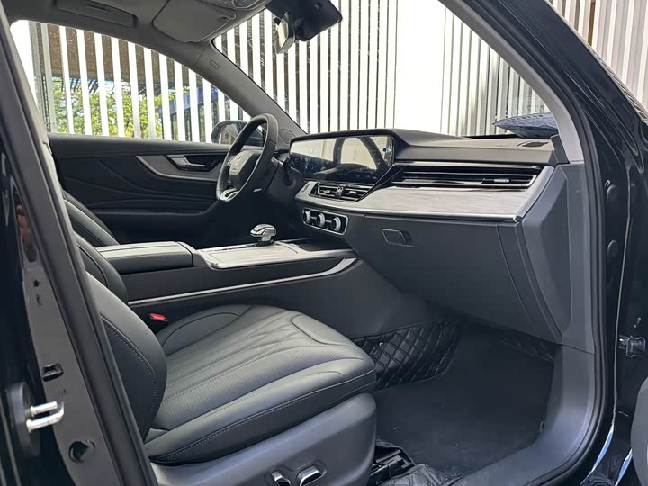 Фото 10 - Hongqi HS5