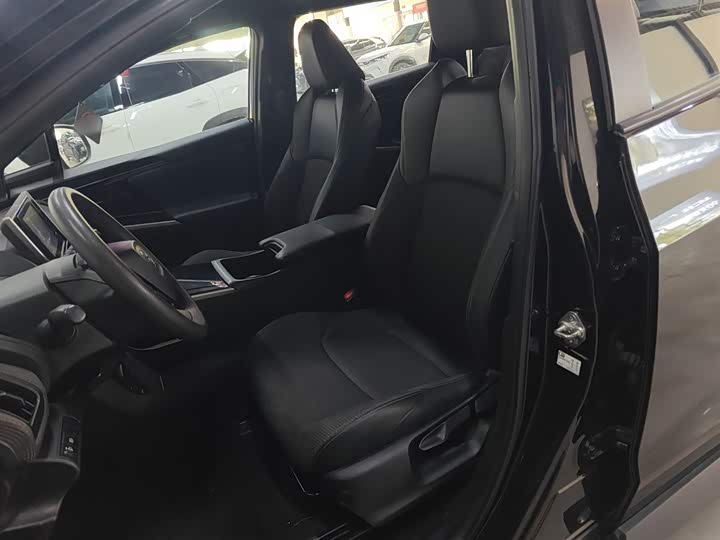 Фото 15 - Toyota bZ4X