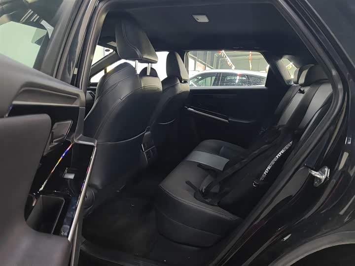 Фото 17 - Toyota bZ4X