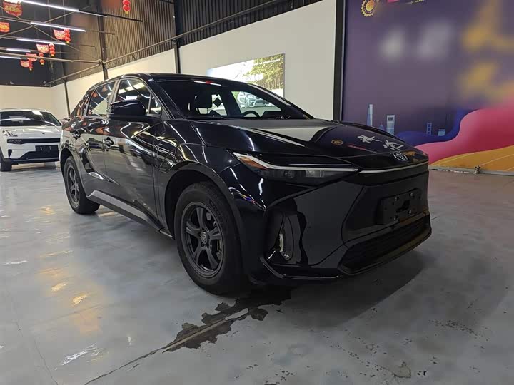 Фото 4 - Toyota bZ4X