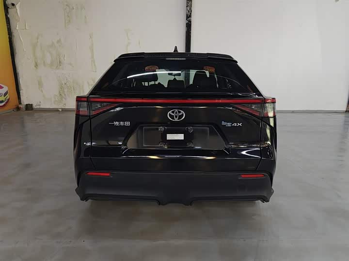 Фото 6 - Toyota bZ4X