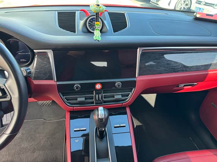 Фото 12 - Porsche Macan