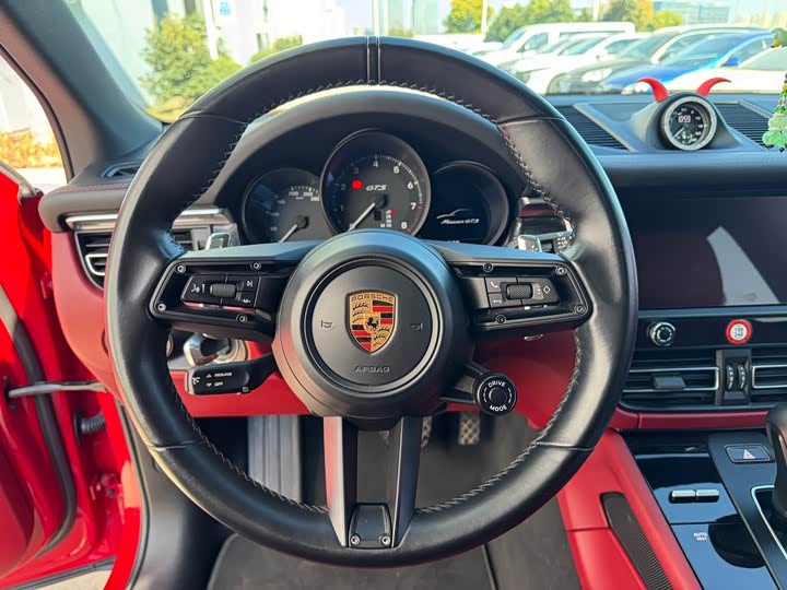 Фото 13 - Porsche Macan