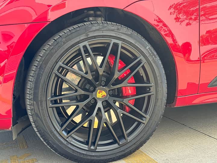 Фото 16 - Porsche Macan