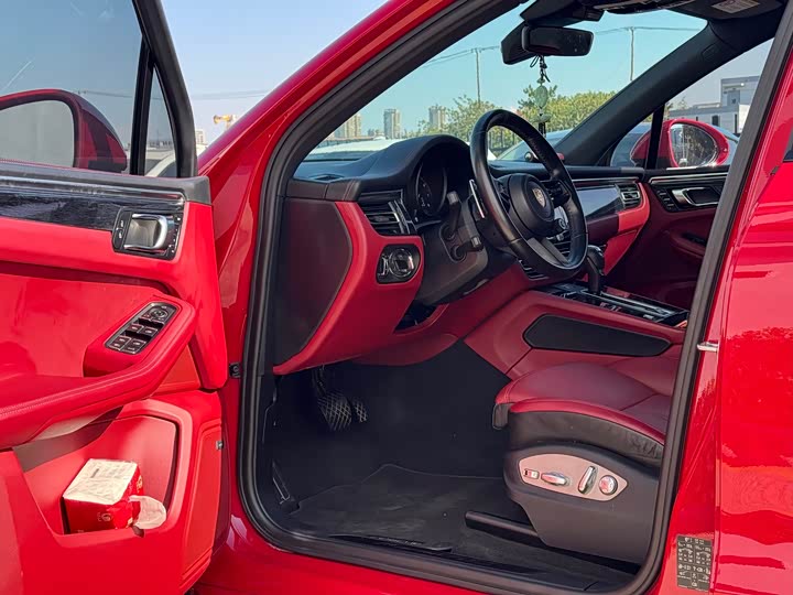 Фото 8 - Porsche Macan