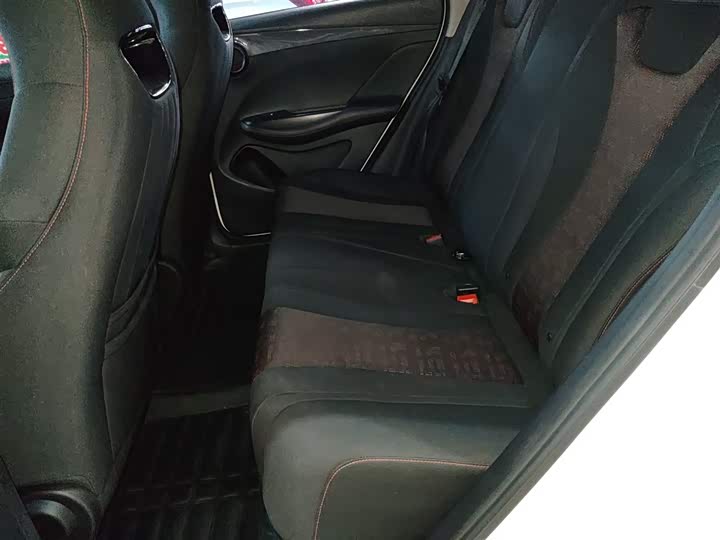 Фото 17 - BYD E2