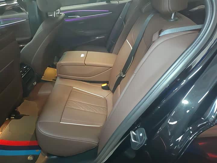 Фото 17 - BMW 5 Series