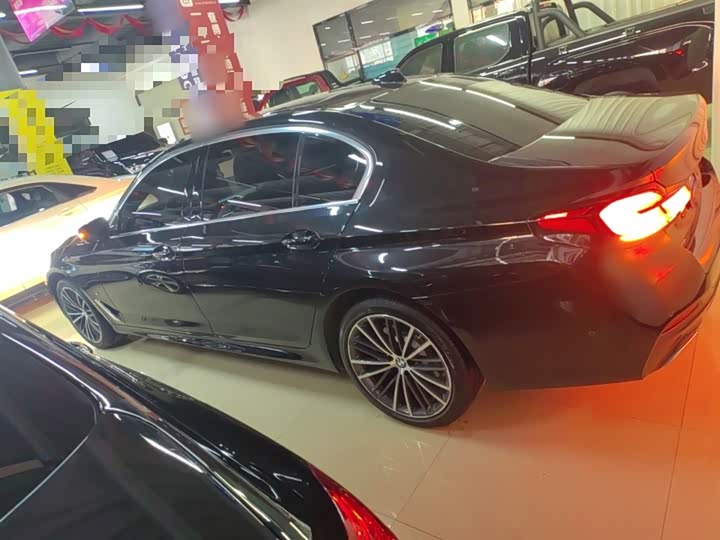 Фото 5 - BMW 5 Series