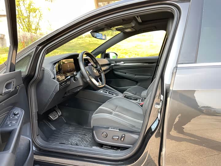 Фото 4 - Volkswagen Golf