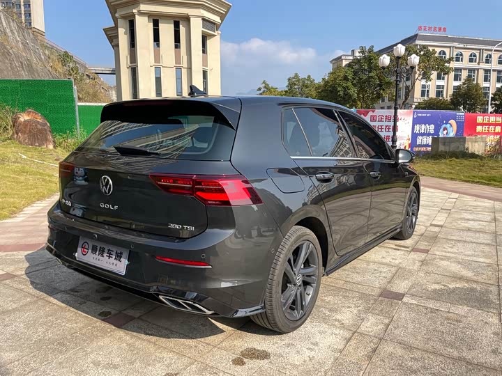 Фото 8 - Volkswagen Golf