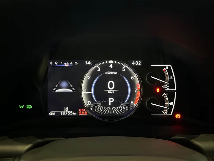 Фото 14 - Lexus ES