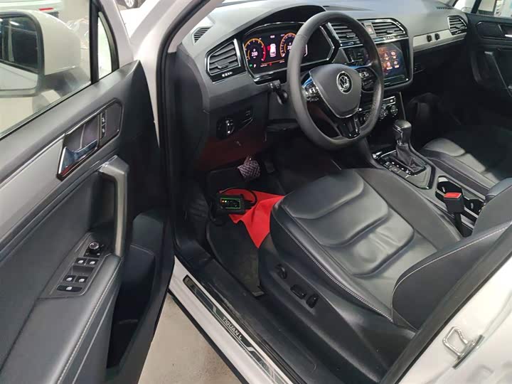 Фото 16 - Volkswagen Tiguan L Pro