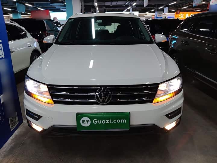 Фото 3 - Volkswagen Tiguan L Pro