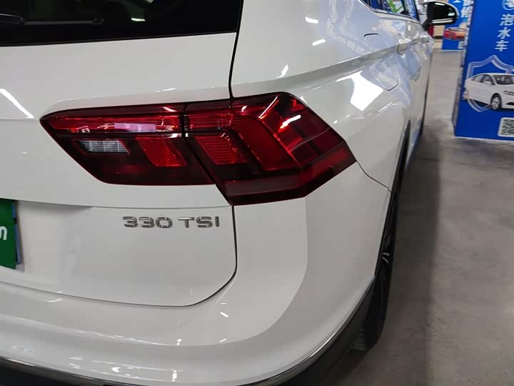 Фото 8 - Volkswagen Tiguan L Pro