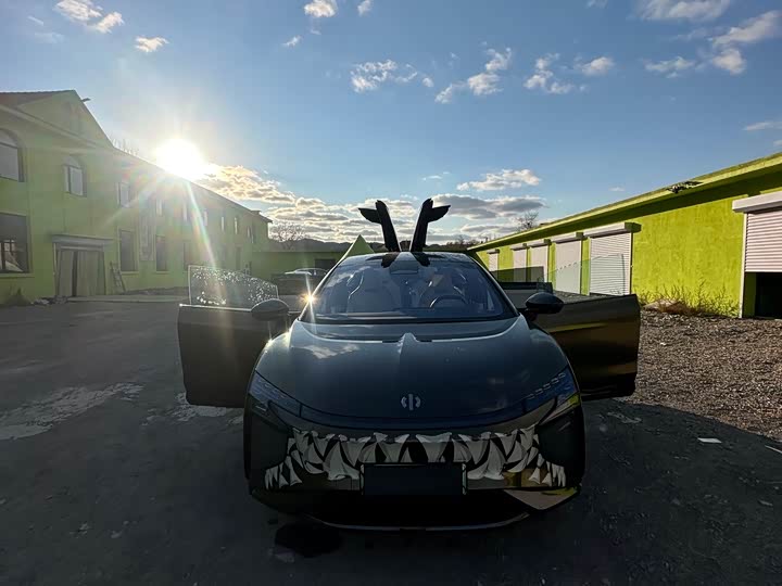 Фото 16 - HiPhi X