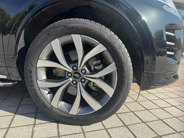 Фото 16 - Land Rover Discovery Sport