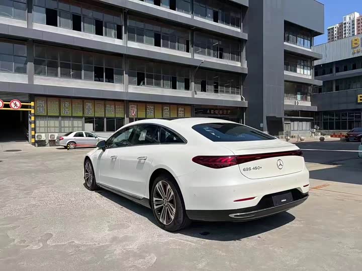 Фото 9 - Mercedes-Benz EQS