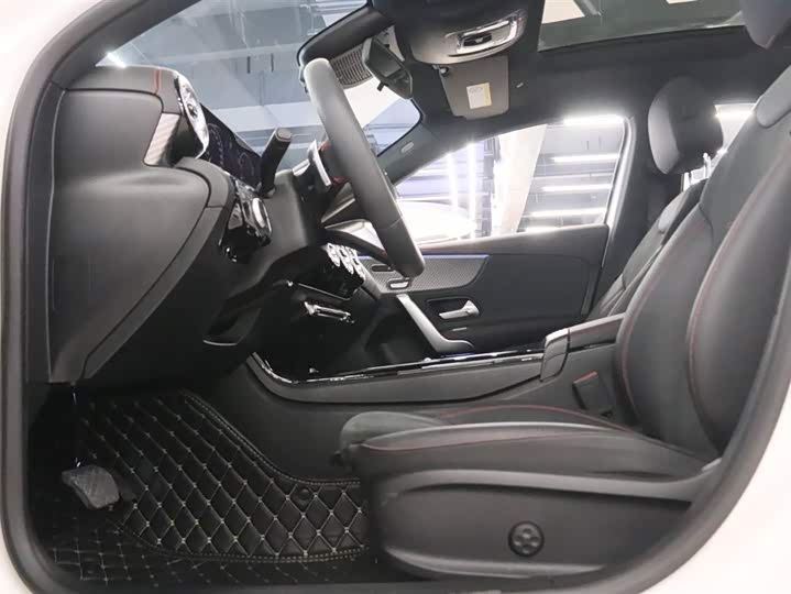 Фото 12 - Mercedes-Benz A-Class