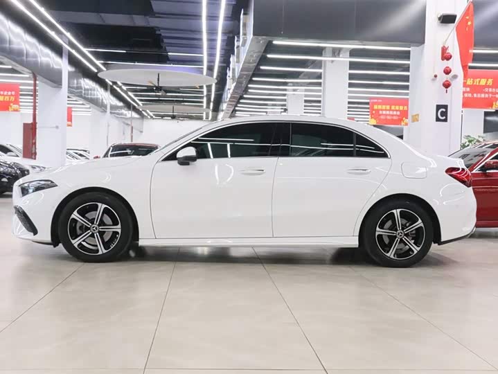 Фото 3 - Mercedes-Benz A-Class