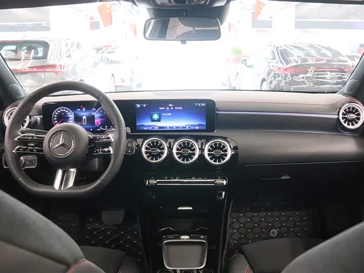 Фото 5 - Mercedes-Benz A-Class