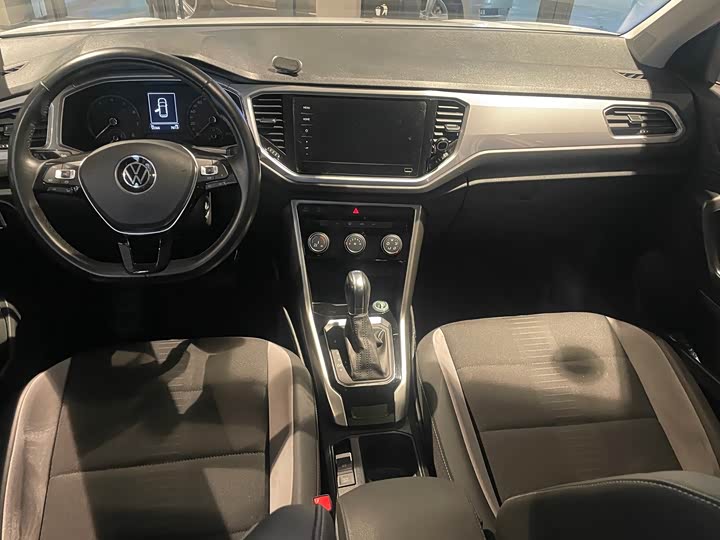 Фото 10 - Volkswagen T-Roc