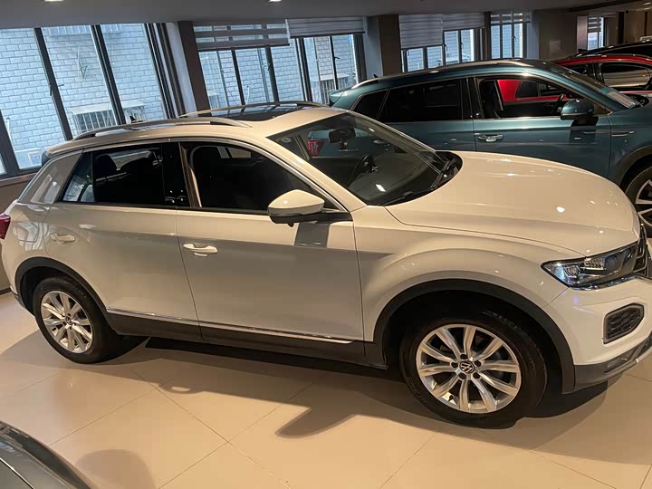 Фото 3 - Volkswagen T-Roc