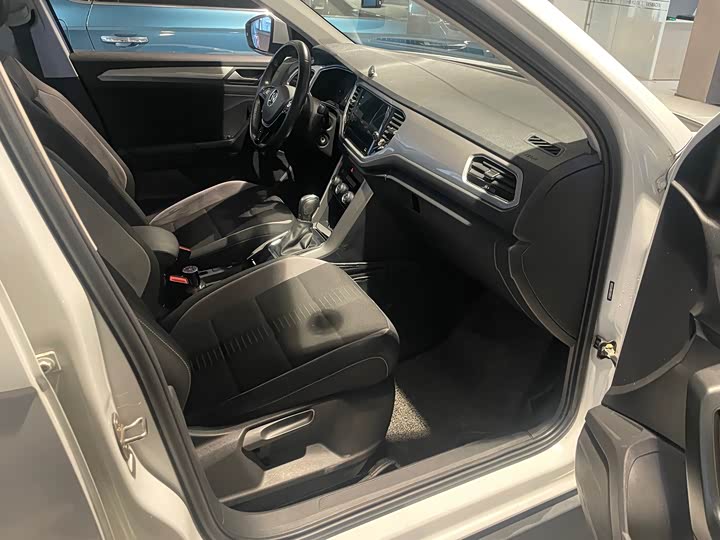 Фото 6 - Volkswagen T-Roc