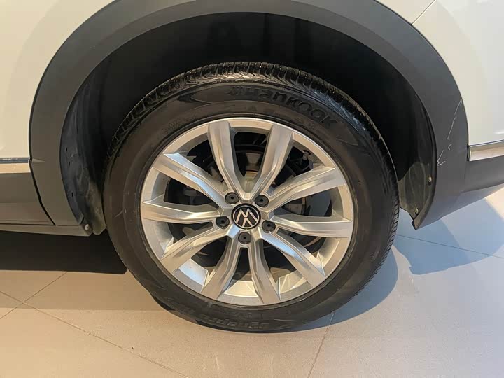 Фото 7 - Volkswagen T-Roc