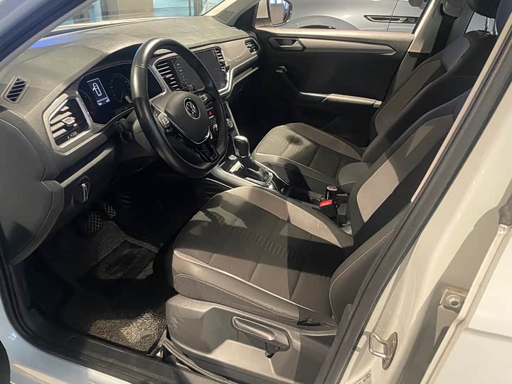 Фото 9 - Volkswagen T-Roc