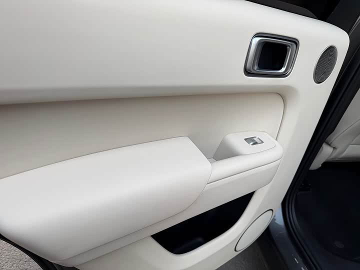 Фото 11 - LiXiang L8