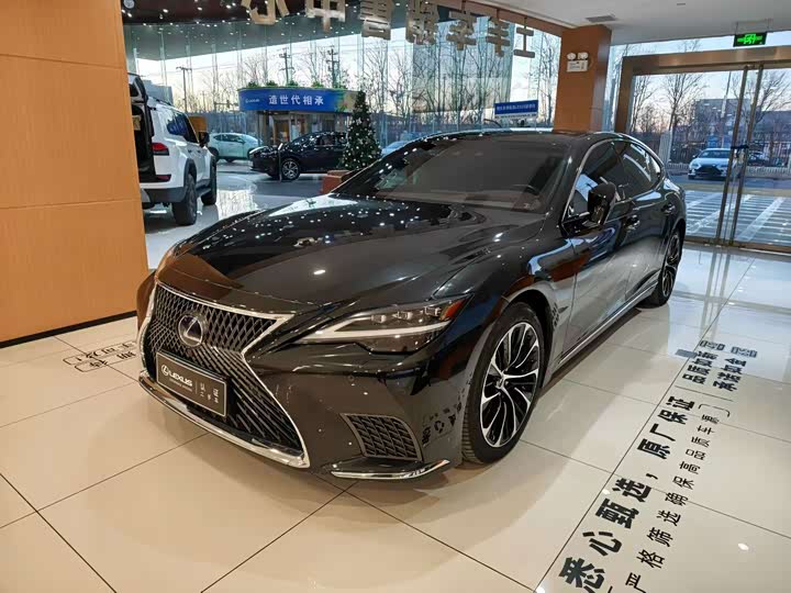Фото 1 - Lexus LS