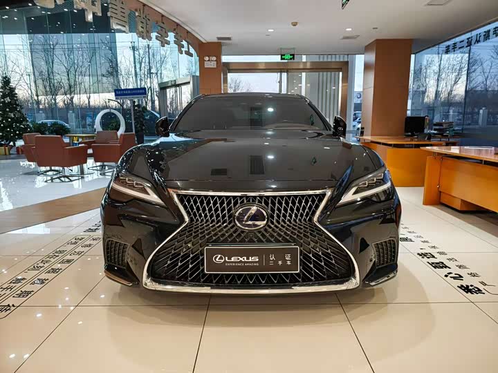Фото 2 - Lexus LS