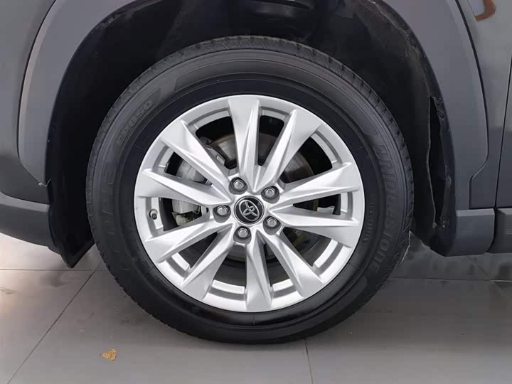 Фото 17 - Toyota Corolla Cross