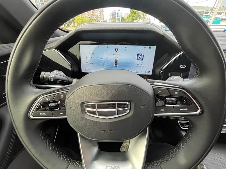 Фото 23 - Geely Monjaro