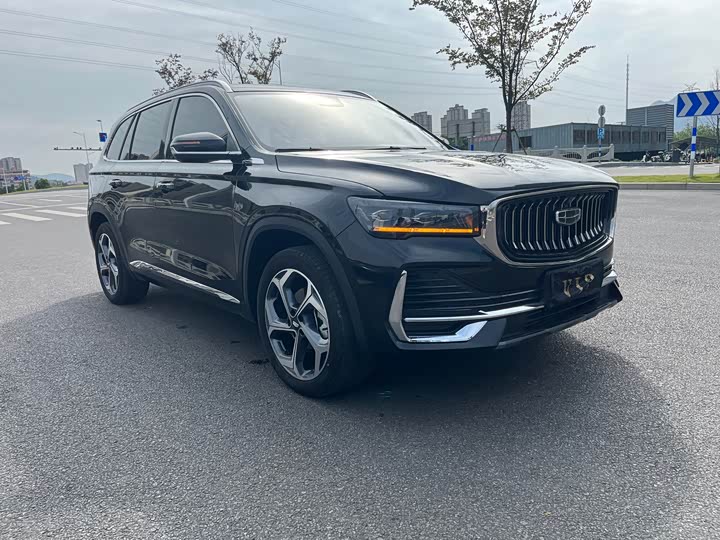 Фото 3 - Geely Monjaro