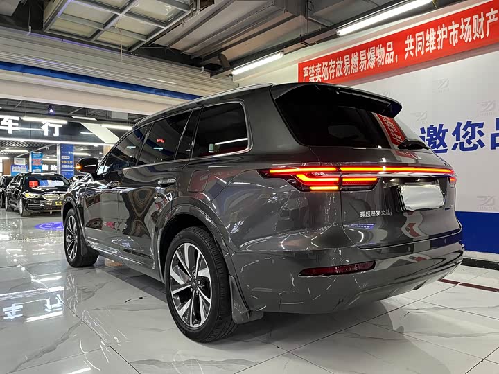 Фото 3 - LiXiang One