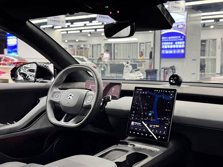 Фото 14 - Nio ET5T