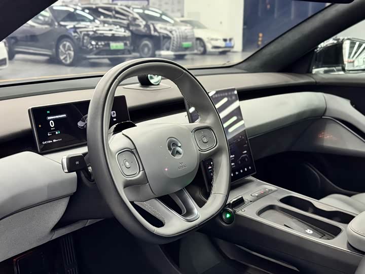 Фото 15 - Nio ET5T