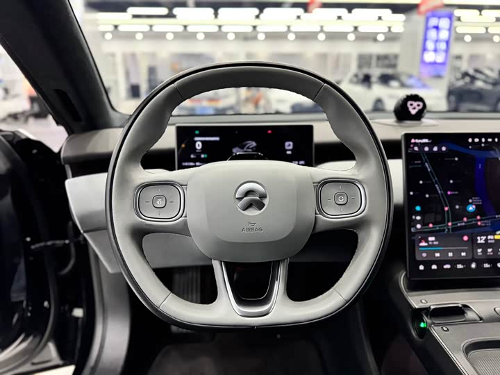 Фото 16 - Nio ET5T